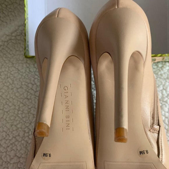 Gianni Bini  peep toe bootie - Picture 4 of 5